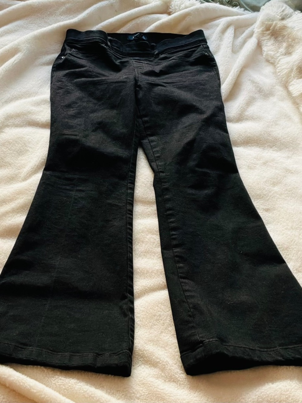 SPANX EveryWear Pull-On Stretch Flare Jeans Black - Size L